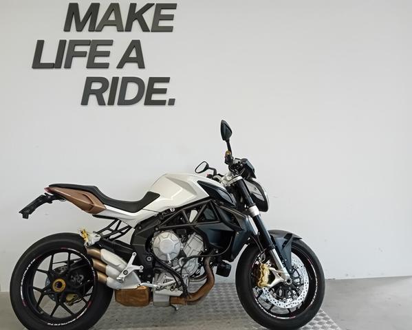 MV Agusta Brutale 675 2012 usata in vendita da Power Bike Aulla