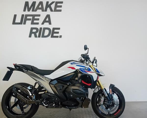 BMW Motorrad R 1300 R Performance 2025 usata in vendita da Power Bike Aulla